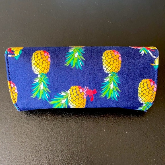 Vera Bradley Pineapple Pattern Sunglass/Eyeglass Case - Picture 3 of 3